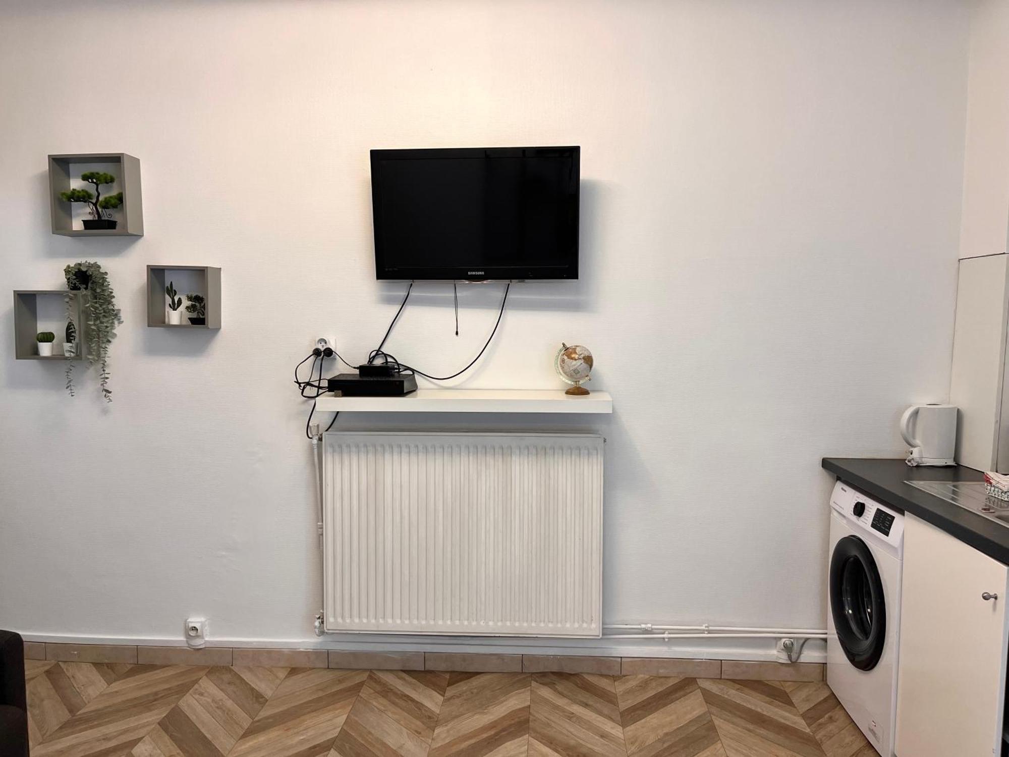 #2 Charmante Maison A 4 Min Metro 9 Bagnolet Bagian luar foto