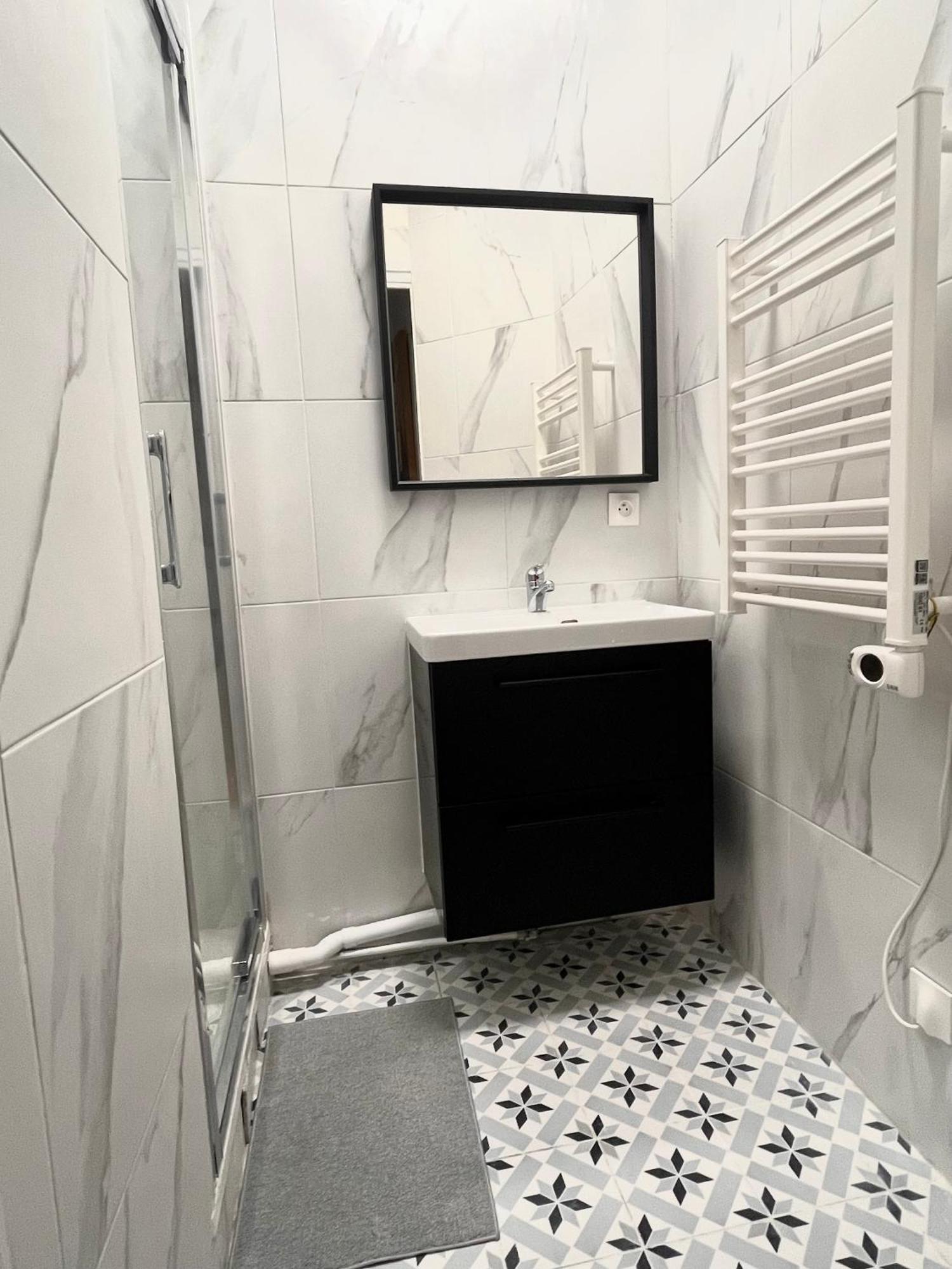 #2 Charmante Maison A 4 Min Metro 9 Bagnolet Bagian luar foto
